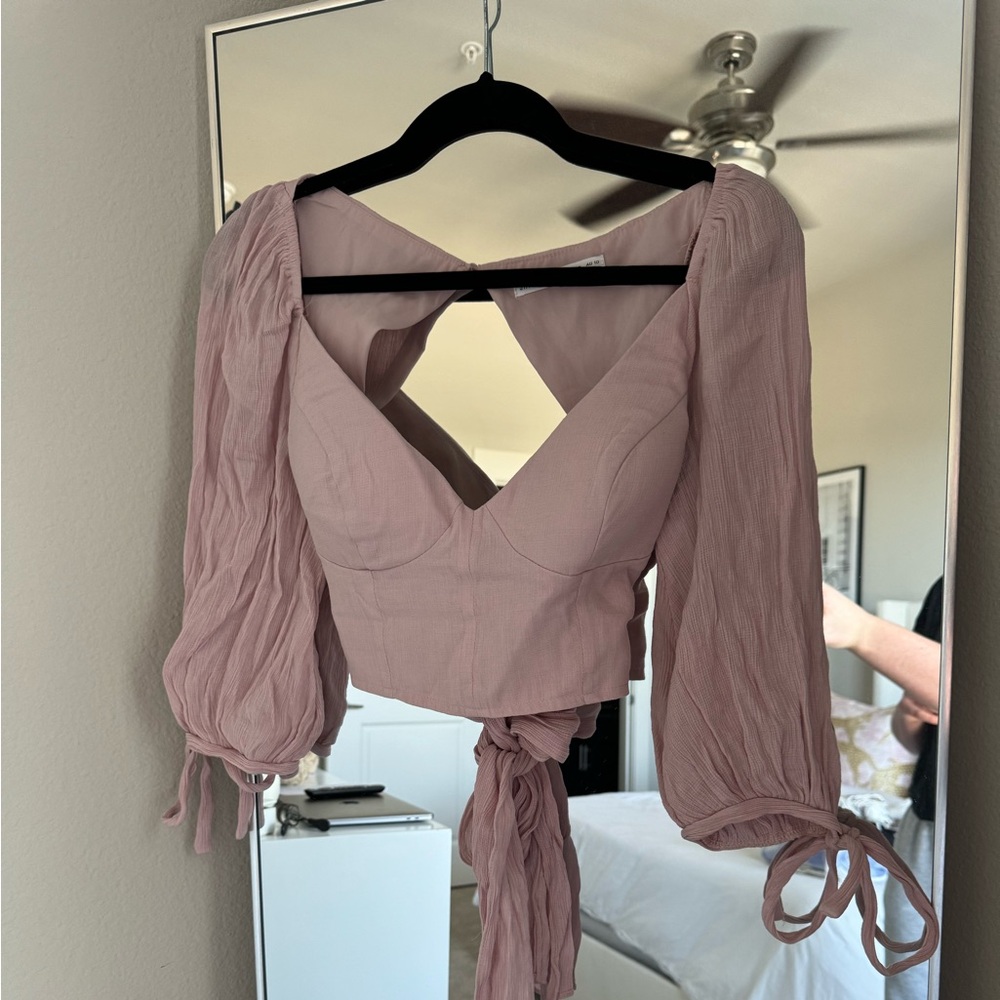 Backless tie top